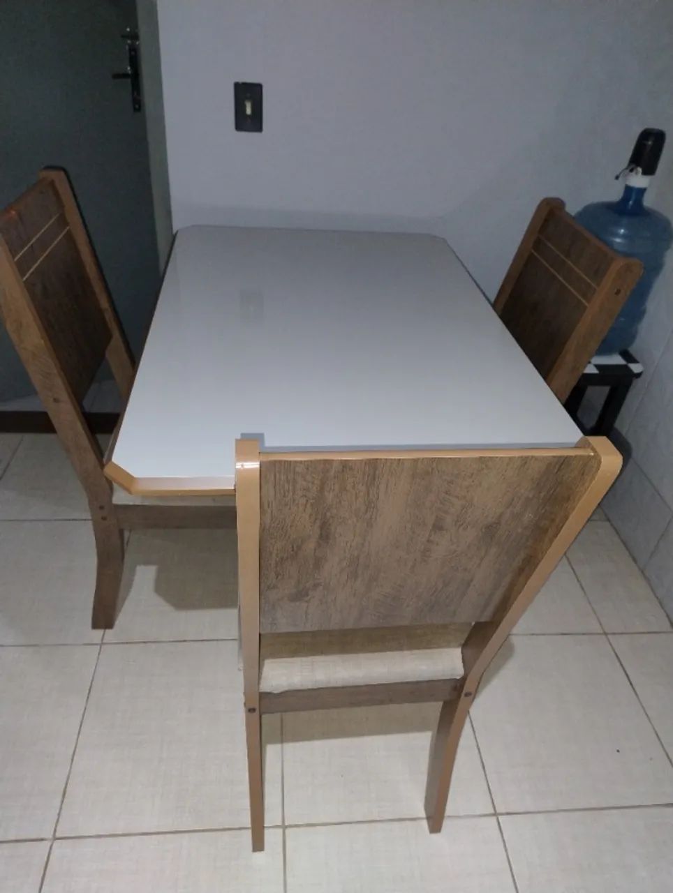 Mesa com 4 cadeira  - Foto 3