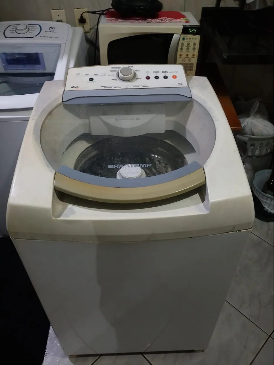 Vendo geladeira funcionando perfeitamente 
