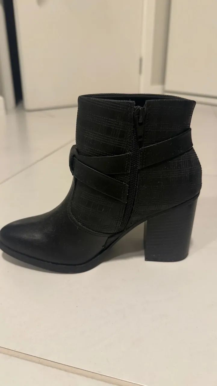 Bota Ramarim 34 salto grosso 9cm - Foto 3