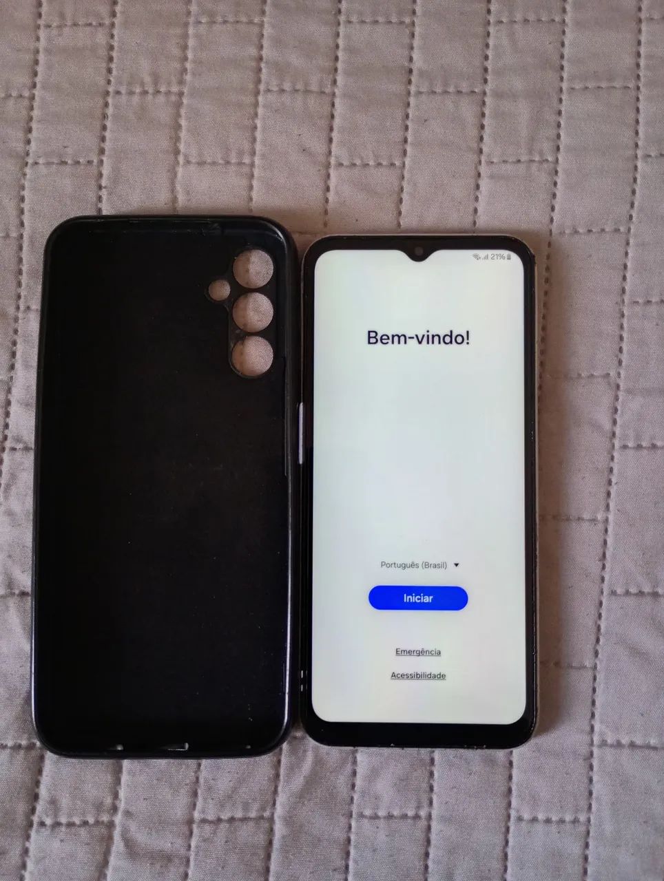Samsung A14 (com capinha e película)