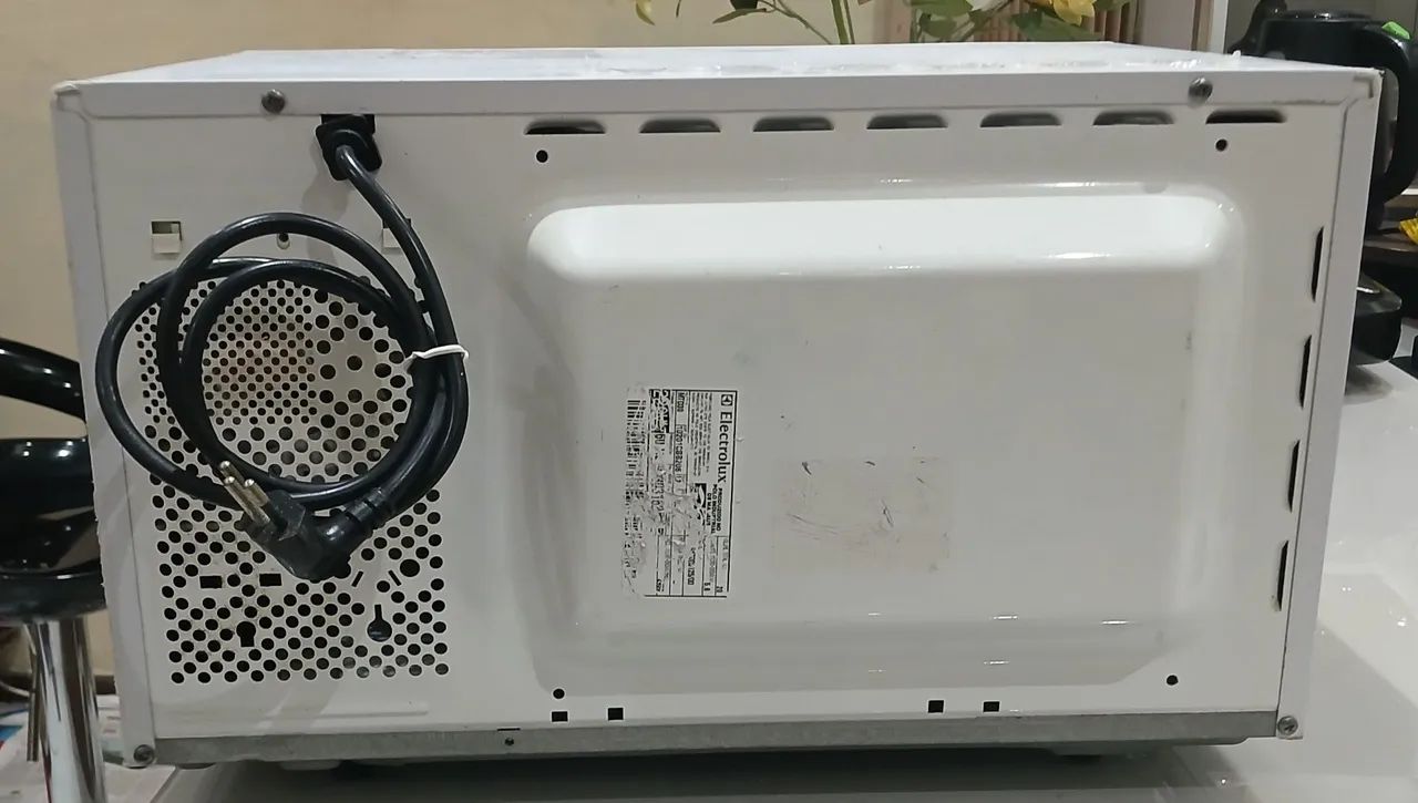 MICRO-ONDAS ELECTROLUX 20L  - Foto 5