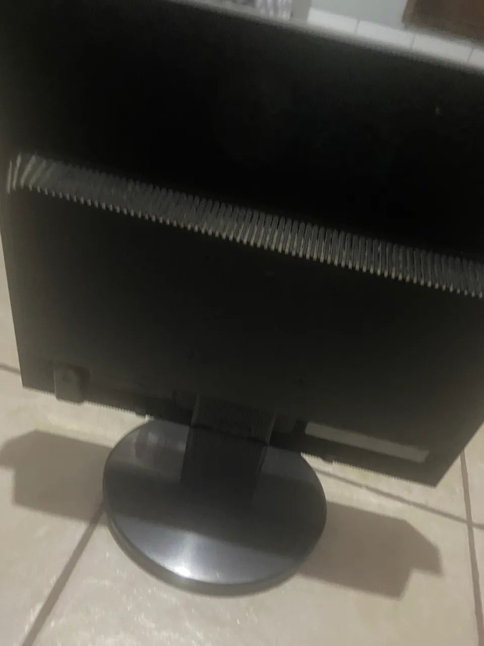 Monitor Lg Flatron L1753ts 17 Polegadas Dvi Vga 110v/220v Prateado usado - Foto 3