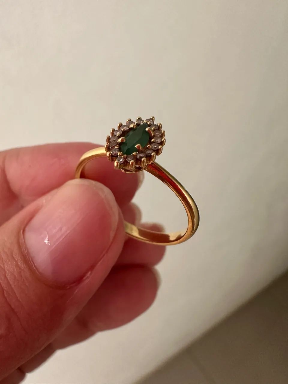 Vendo anel de ouro com brilhantes  - Foto 2