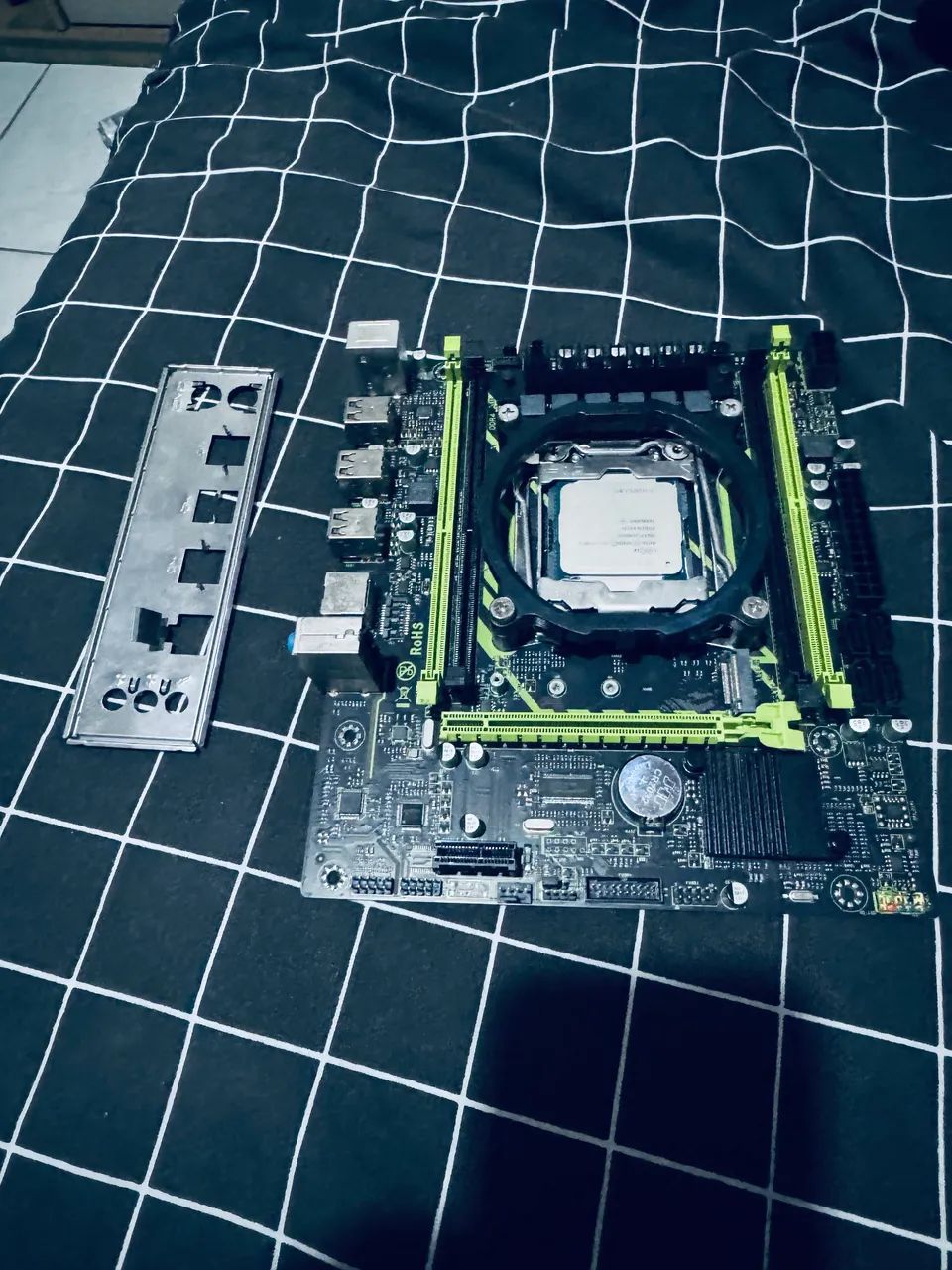Vendo Placa Mãe modelo X99-P4 com Processador Xeon E5-2620 v3  - Foto 2