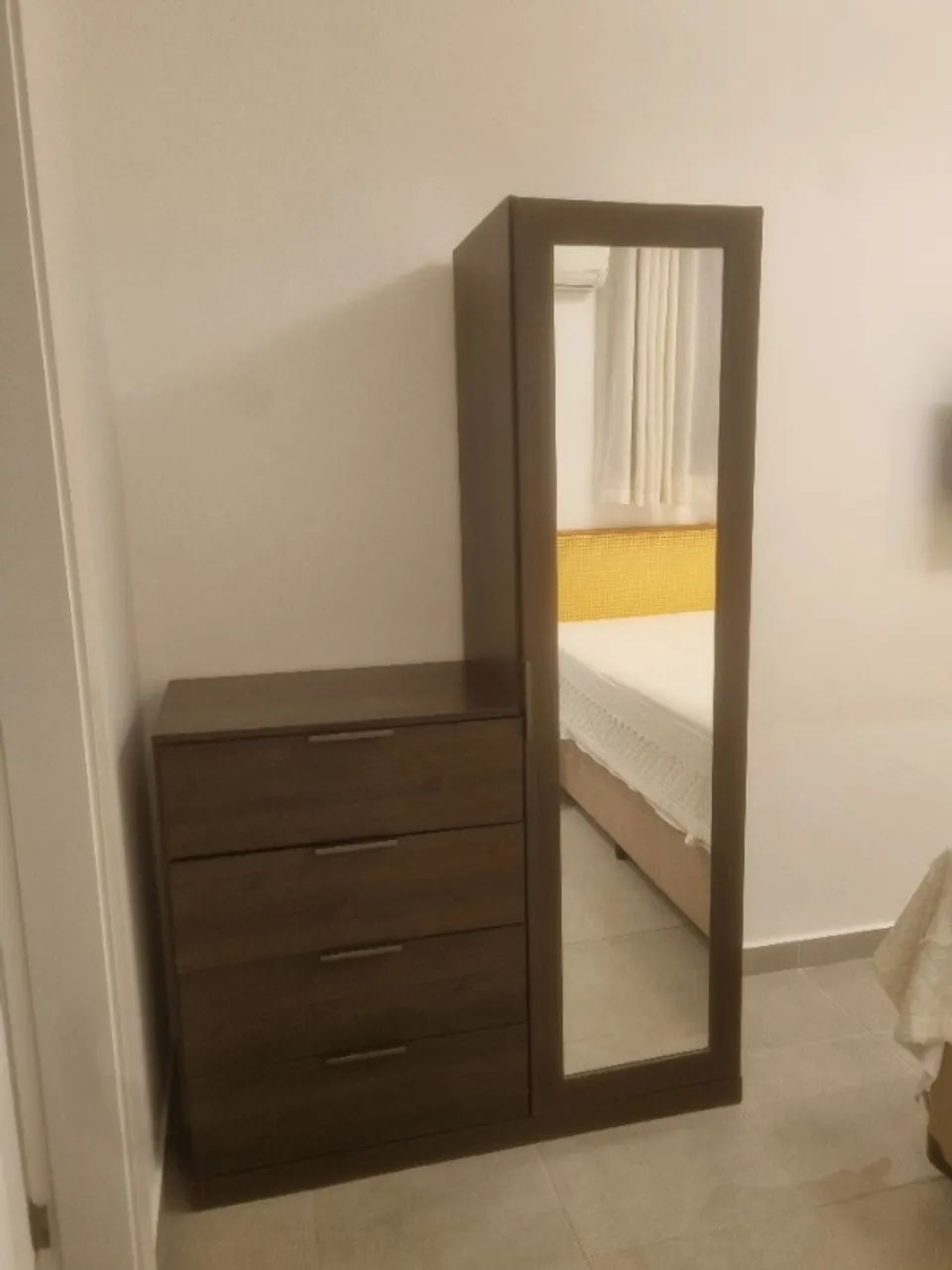 Cômoda com espelho