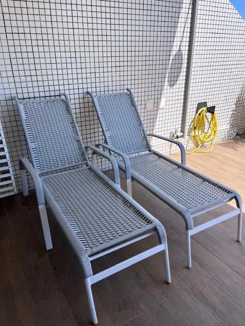 Cadeiras e Espreguiçadeiras para Piscina | Reforma e Encomenda