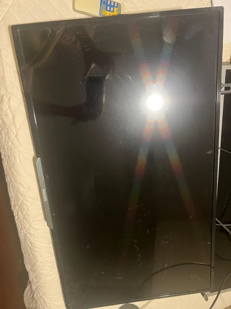 VENDO TV FHILIPS 32 POLEGADAS COM CONTROLE - Foto 2