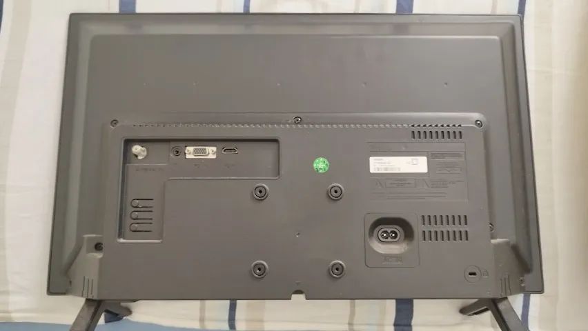 TV Philco 24  LED HD com HDMI + Controle - Foto 3