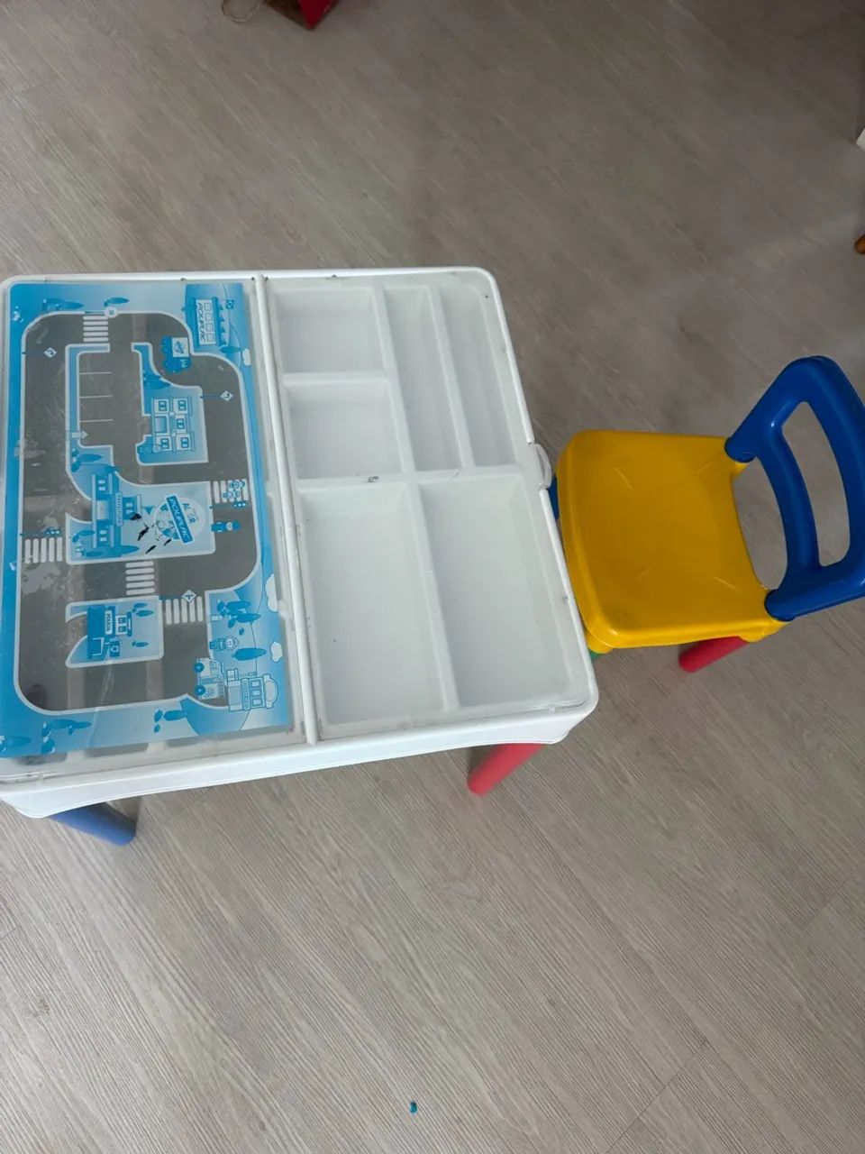 mesa e cadeira infantil 