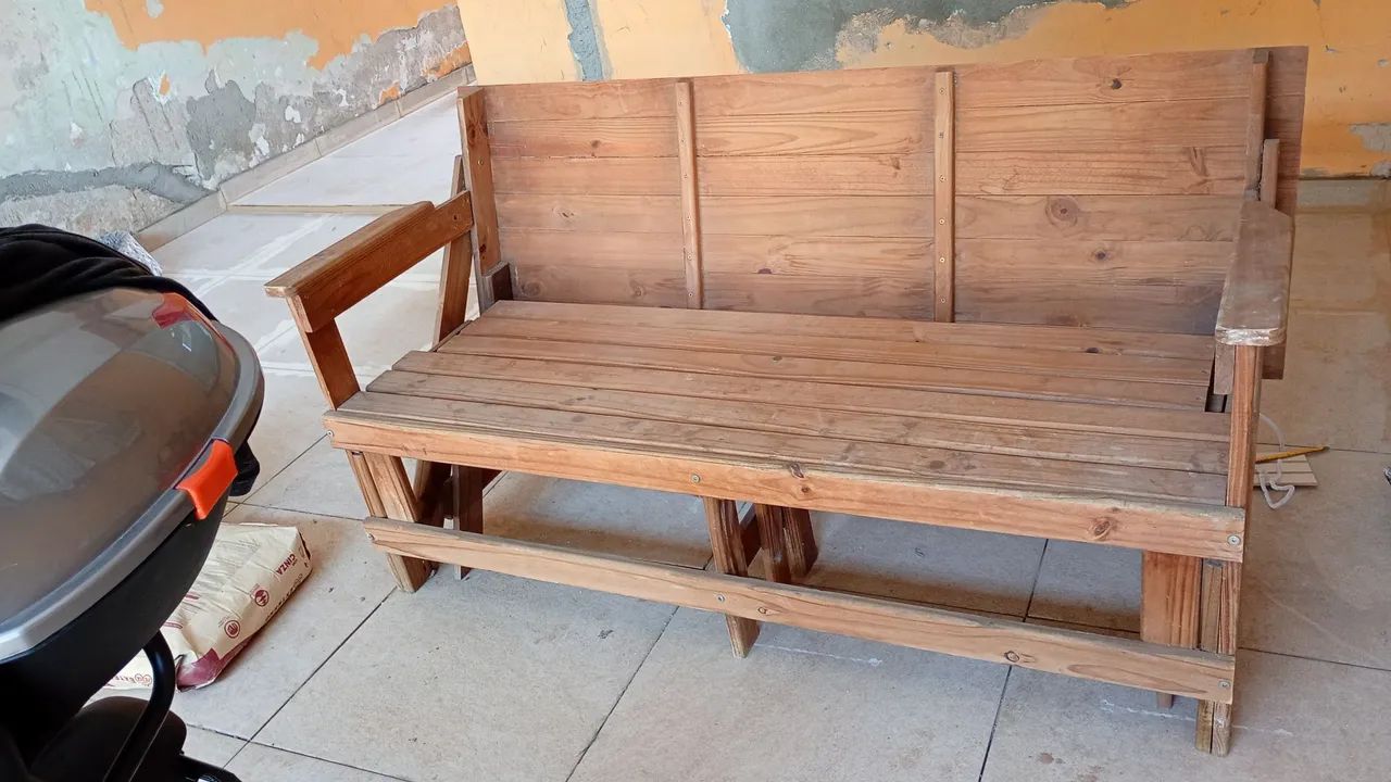 Banco que vira mesa
