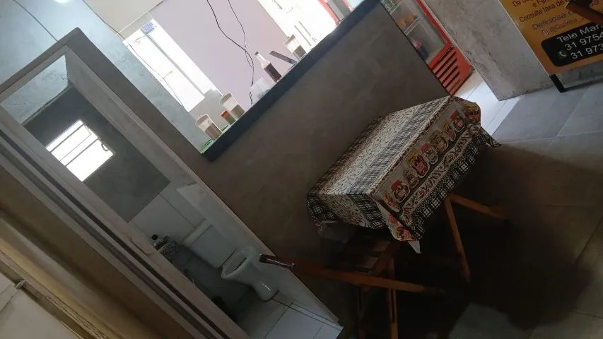 Vende-se Casa com Espaço Comercial - Foto 3
