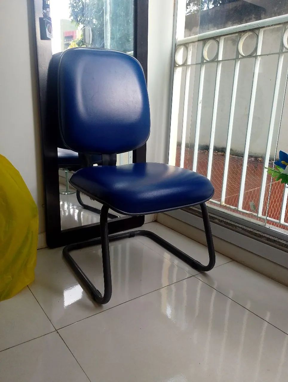 Vê do cadeira 100 reais - Foto 2