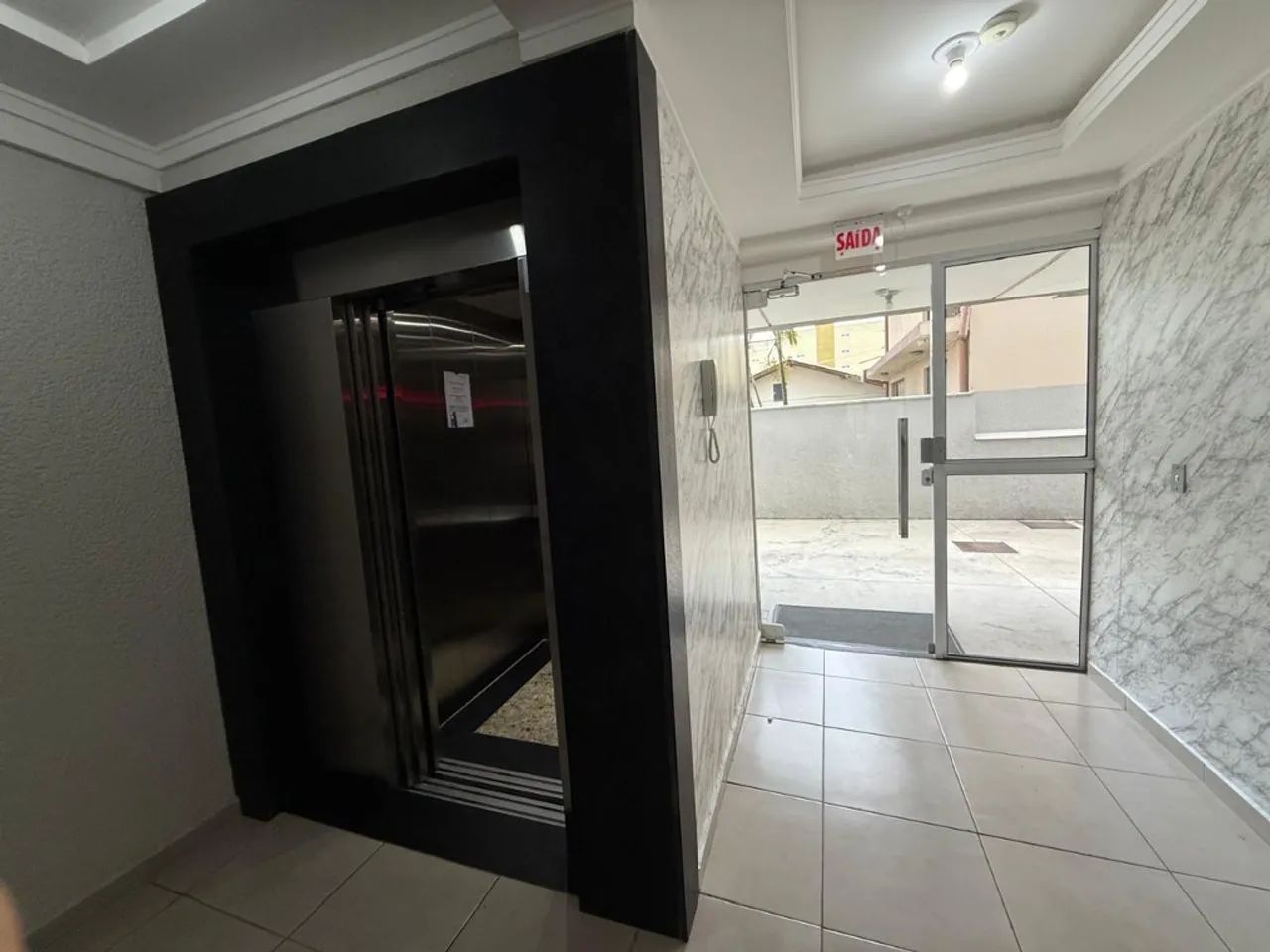 Apartamento mobiliado com 2 quartos + sacada em ótima localização nos Ingleses! - Foto 4