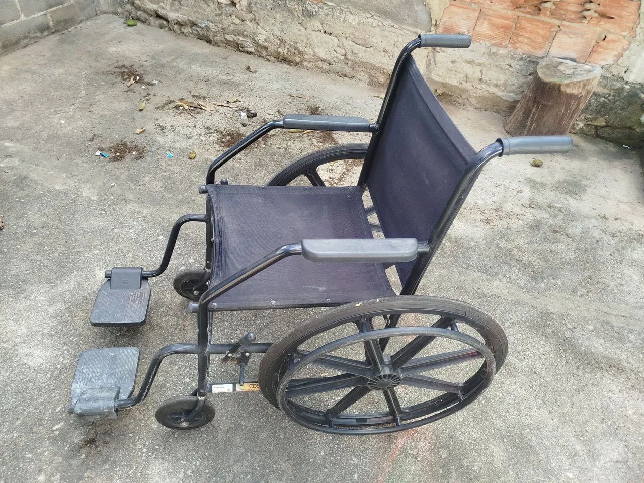 Cadeira de rodas (aceito troca) - Foto 2