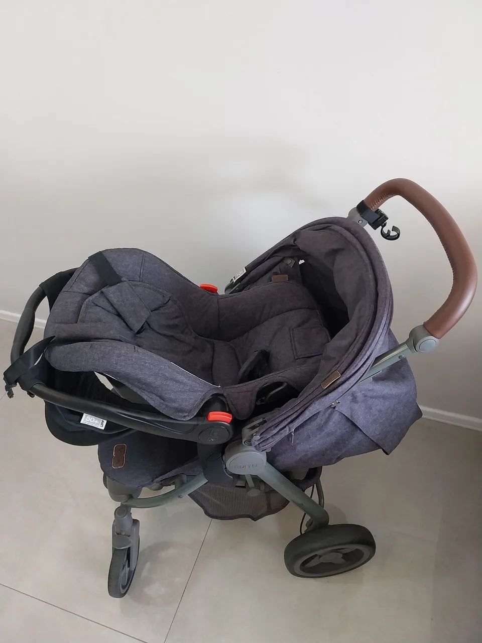 Carrinho de bebê + bebê Conforto ABC Desing Avito