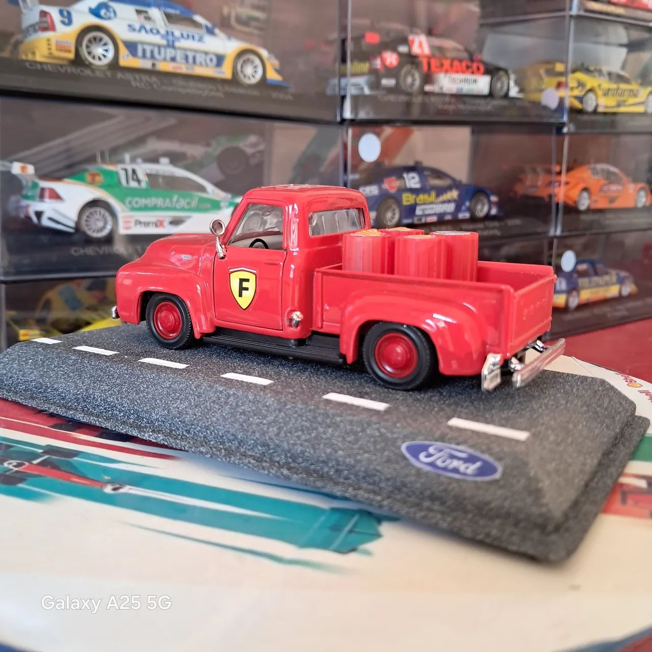 Miniaturas colecionáveis escala 1:43