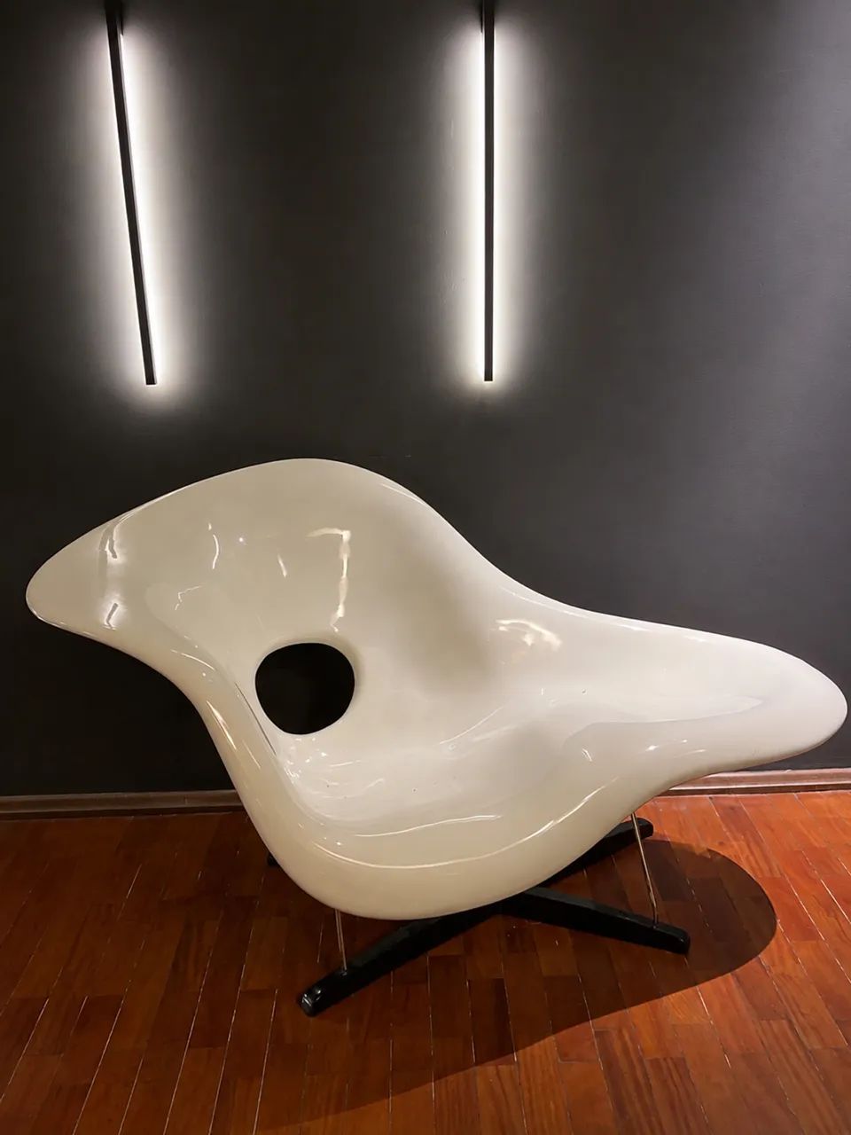 Chaise longue modelo La Chaise - design modernista - Foto 5