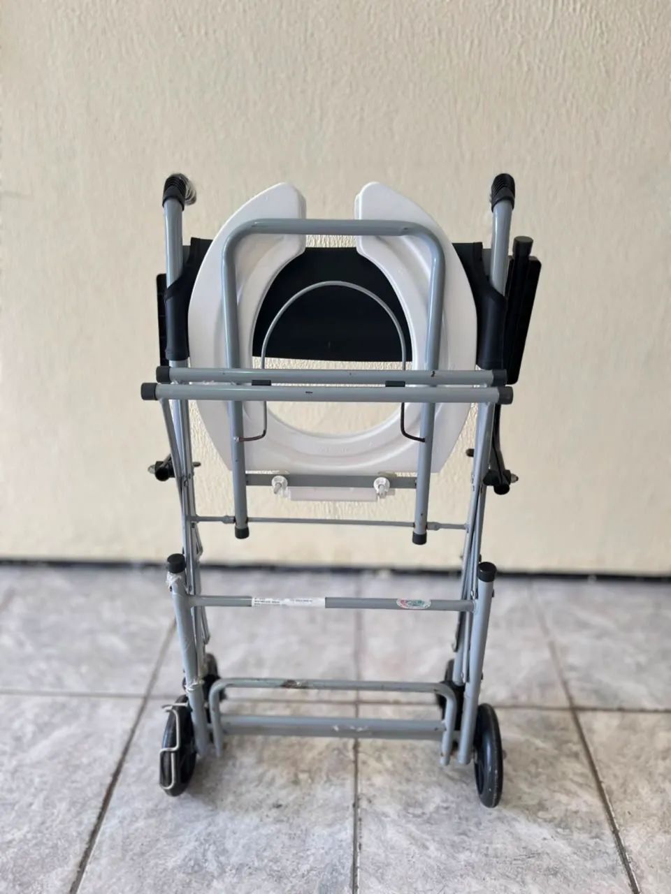 Cadeira para banho R$300,00 - Foto 2