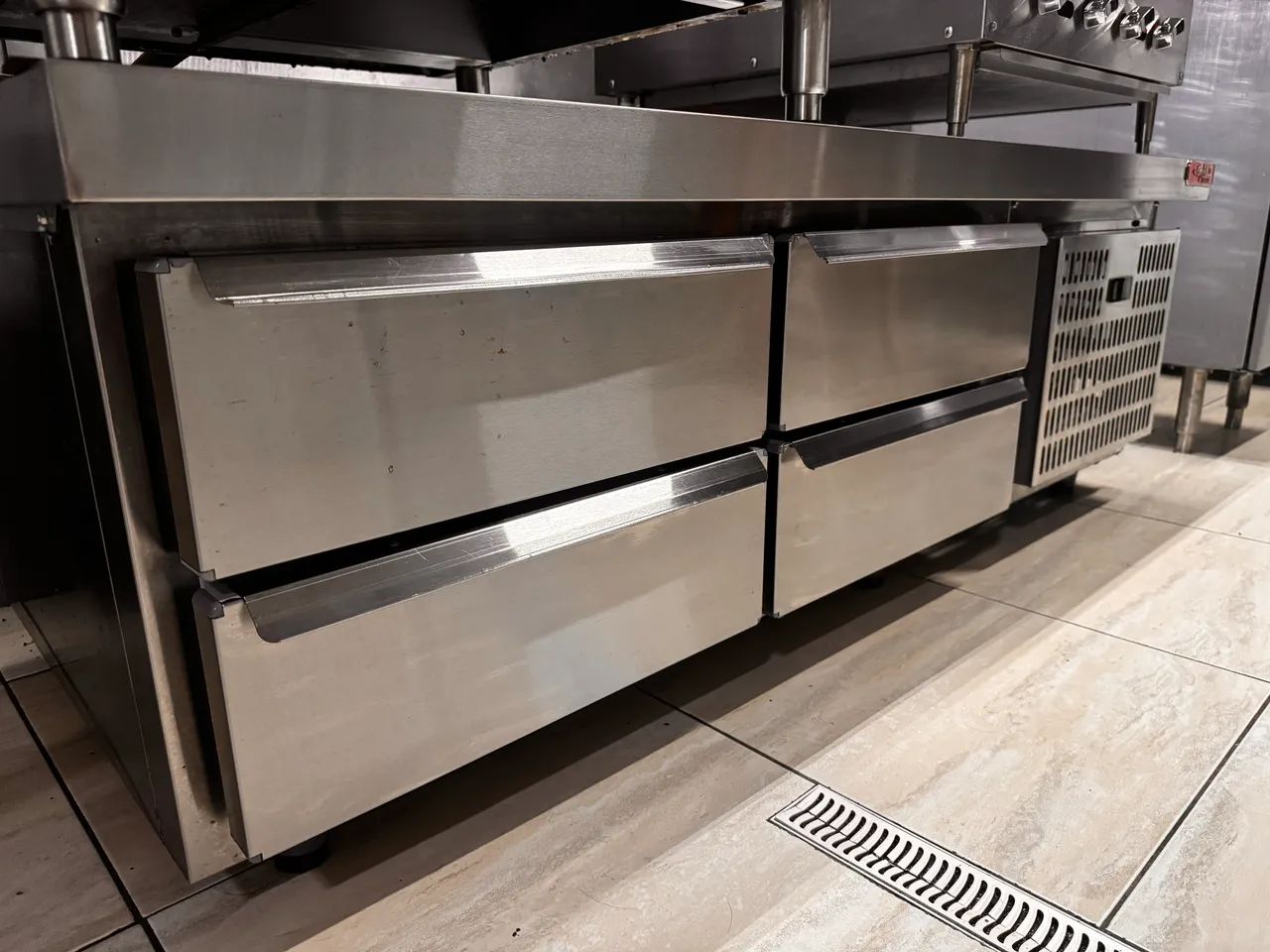 Balcão refrigerado Red Chamaleon - 4 Gavetas - Foto 3