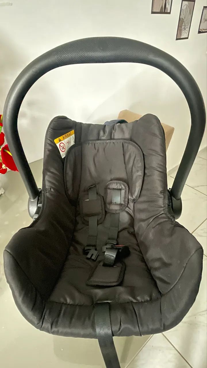 Vendo - bebê conforto pode ser usando até 13 kgs 