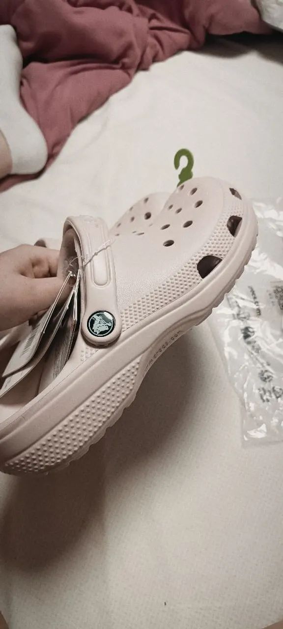 Crocs novo 37/38 - Foto 4