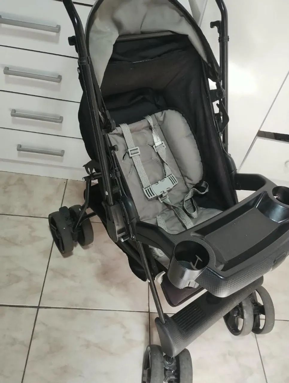 Carrinho + bebê conforto 