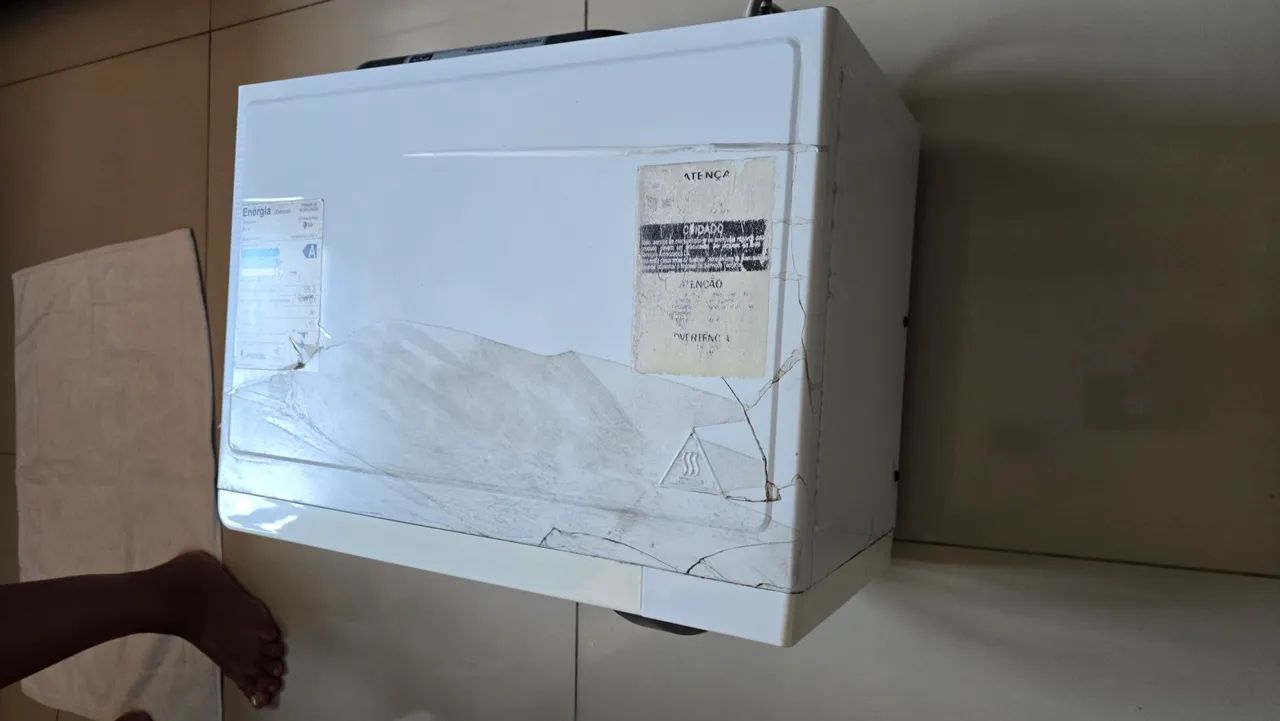 Microondas LG semi novo e funcionando - Foto 2