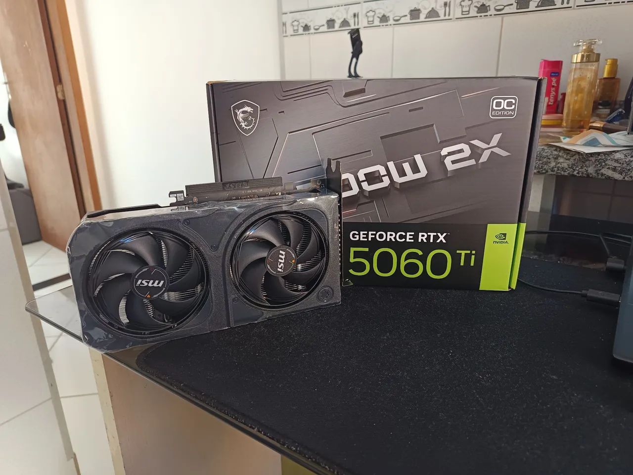 Placa de vídeo RTX 5060 Ti MSI Shadow (nova)