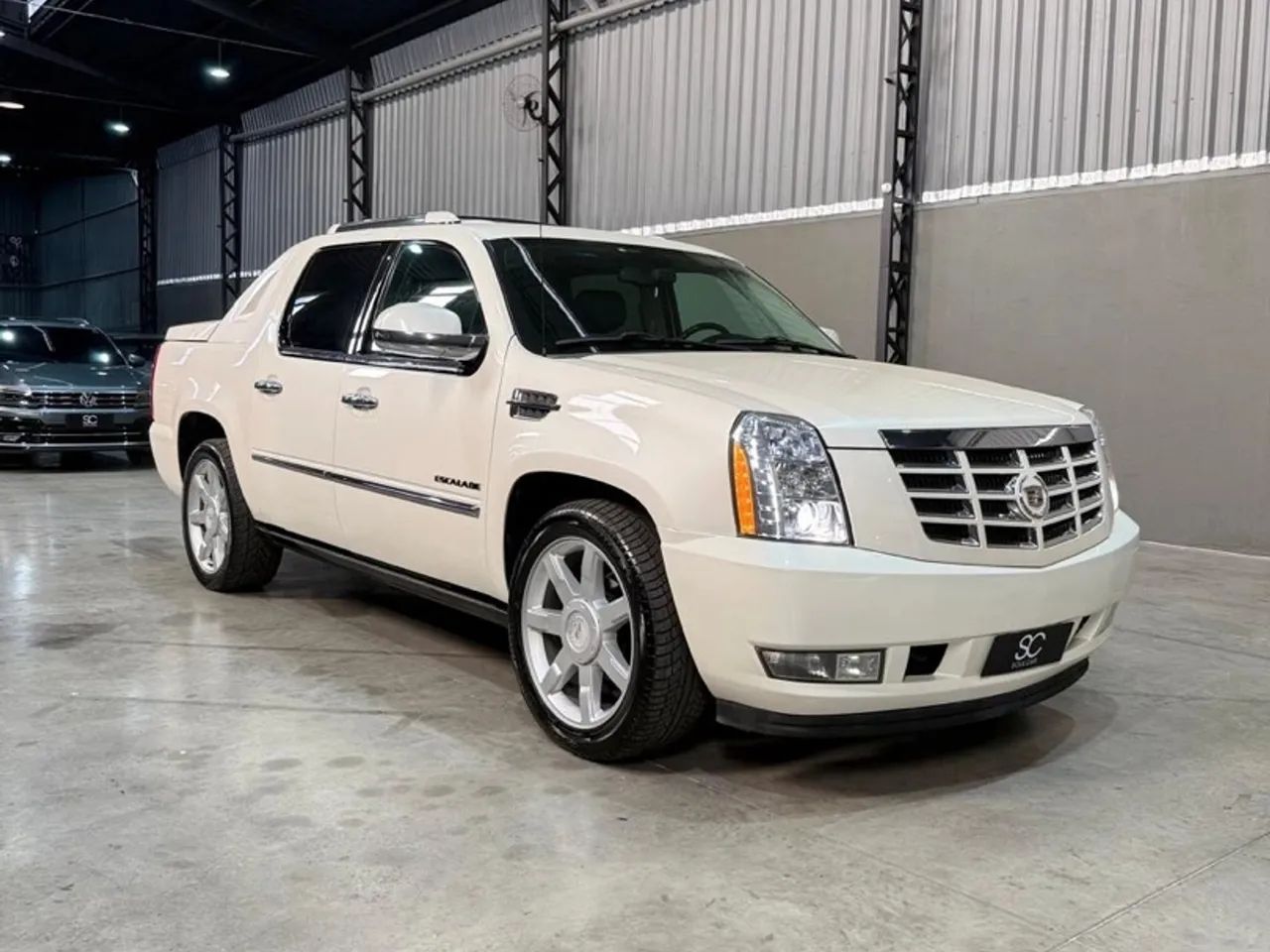 Cadillac Escalade AWD 6.0 V-8(at) 345cv 4P 2011