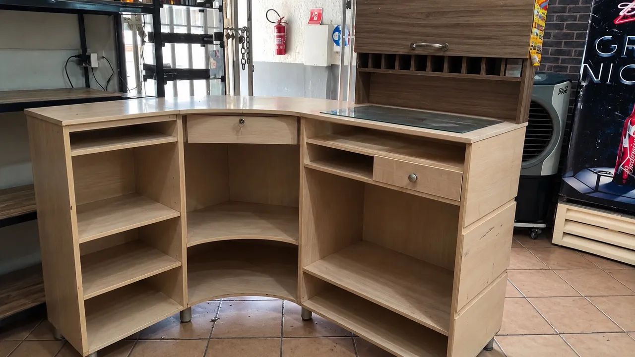 Balcão Comercial de Atendimento em MDF com Gavetas e Prateleiras