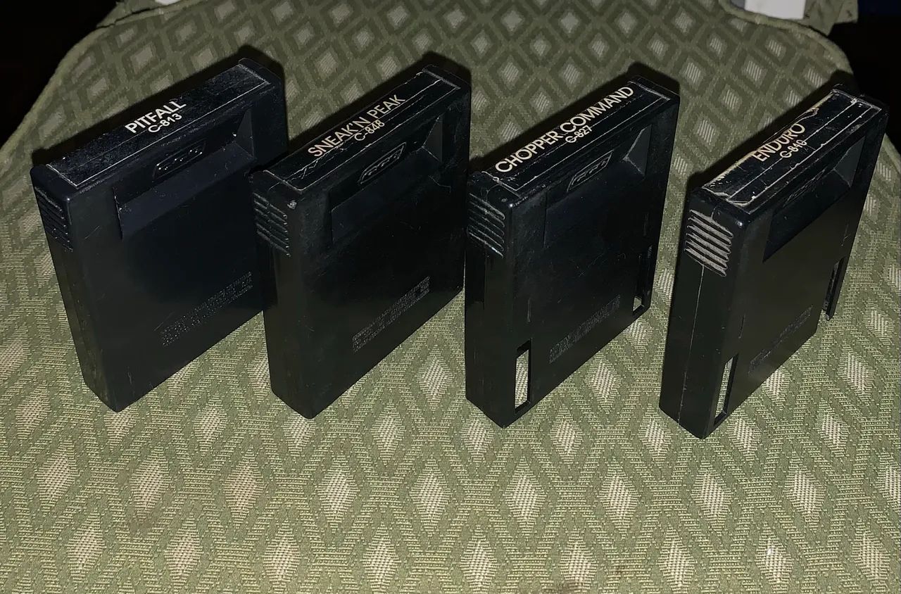 4 Cartuchos de Atari CCE Enduro Chopper Command Pitfall e SneK?n Peak - Foto 5