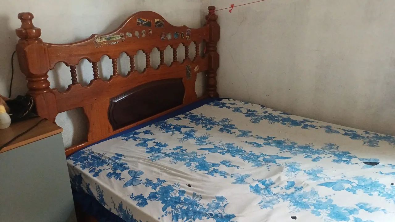Cama de casal com colchão 
