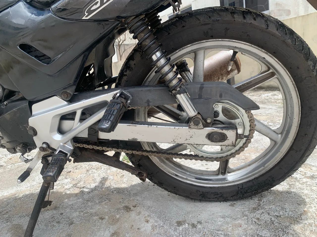 Moto strada ano 2001 - Foto 2