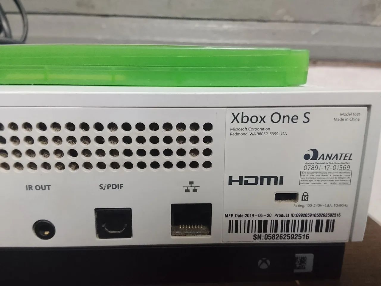 Xbox One S 1TB + Jogo  - Foto 2