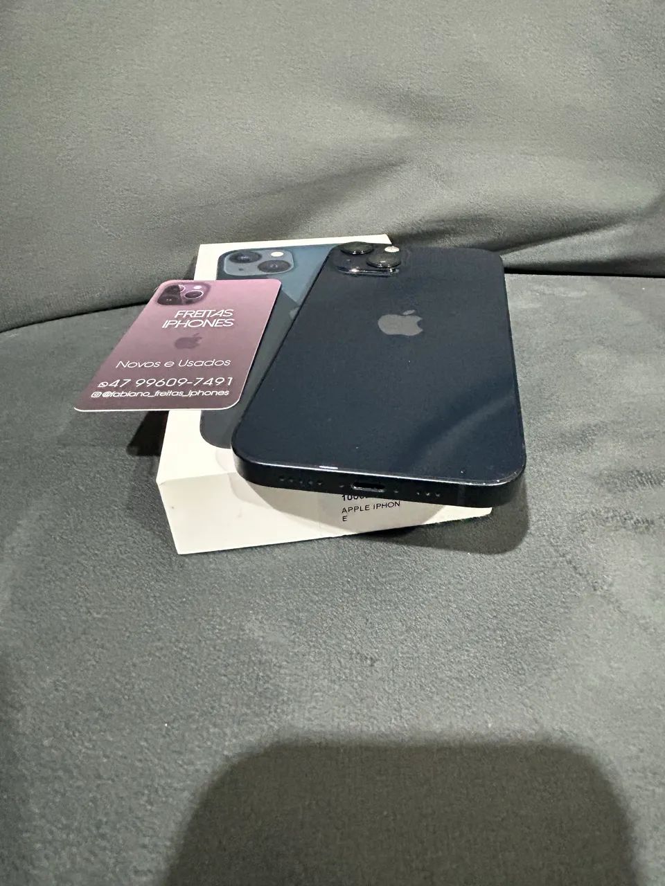 iPhone 13 com apenas 1 ano de uso 