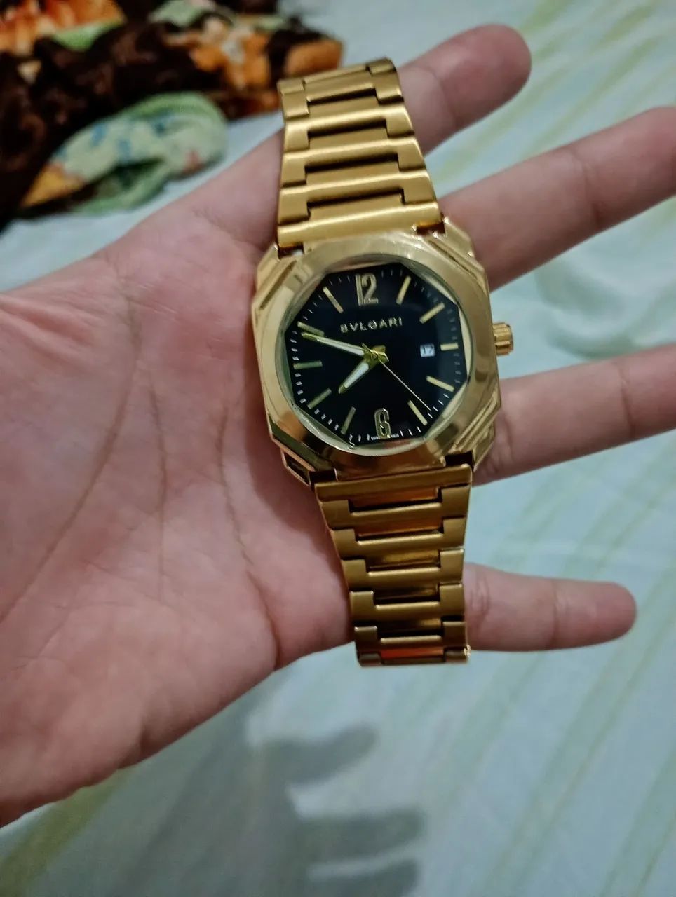 Relógio bvlgari A prova d'água dourado - Foto 2