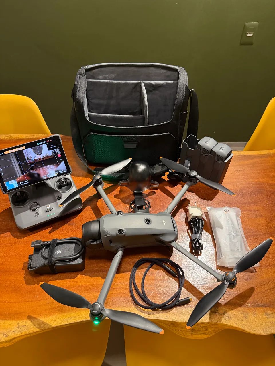 DJI Mavic 4 Pro 512GB Creator Combo + RC Pro 2 HDMI + Fly More | Estado de Novo