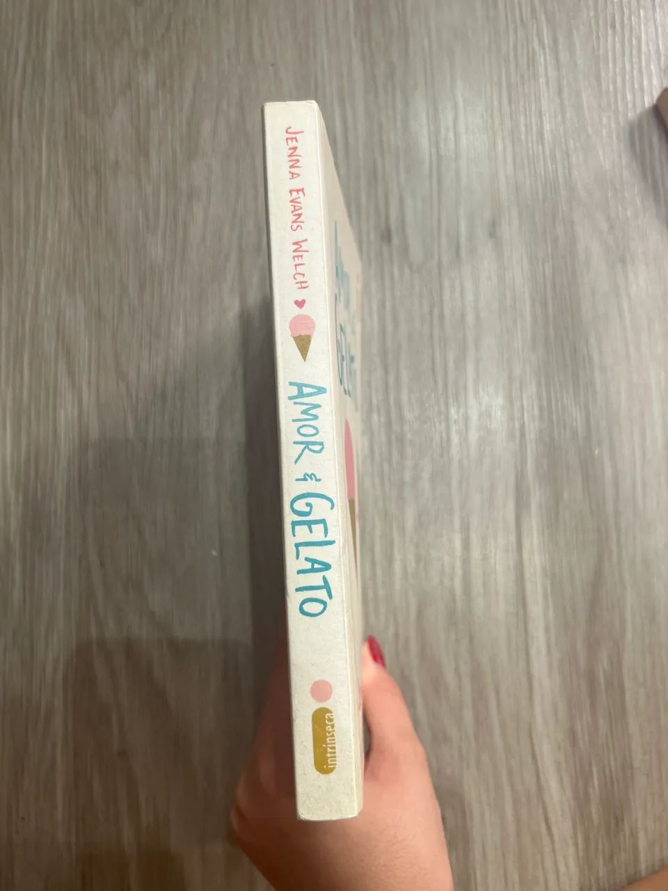 Livro Amor e Gelato  - Foto 2