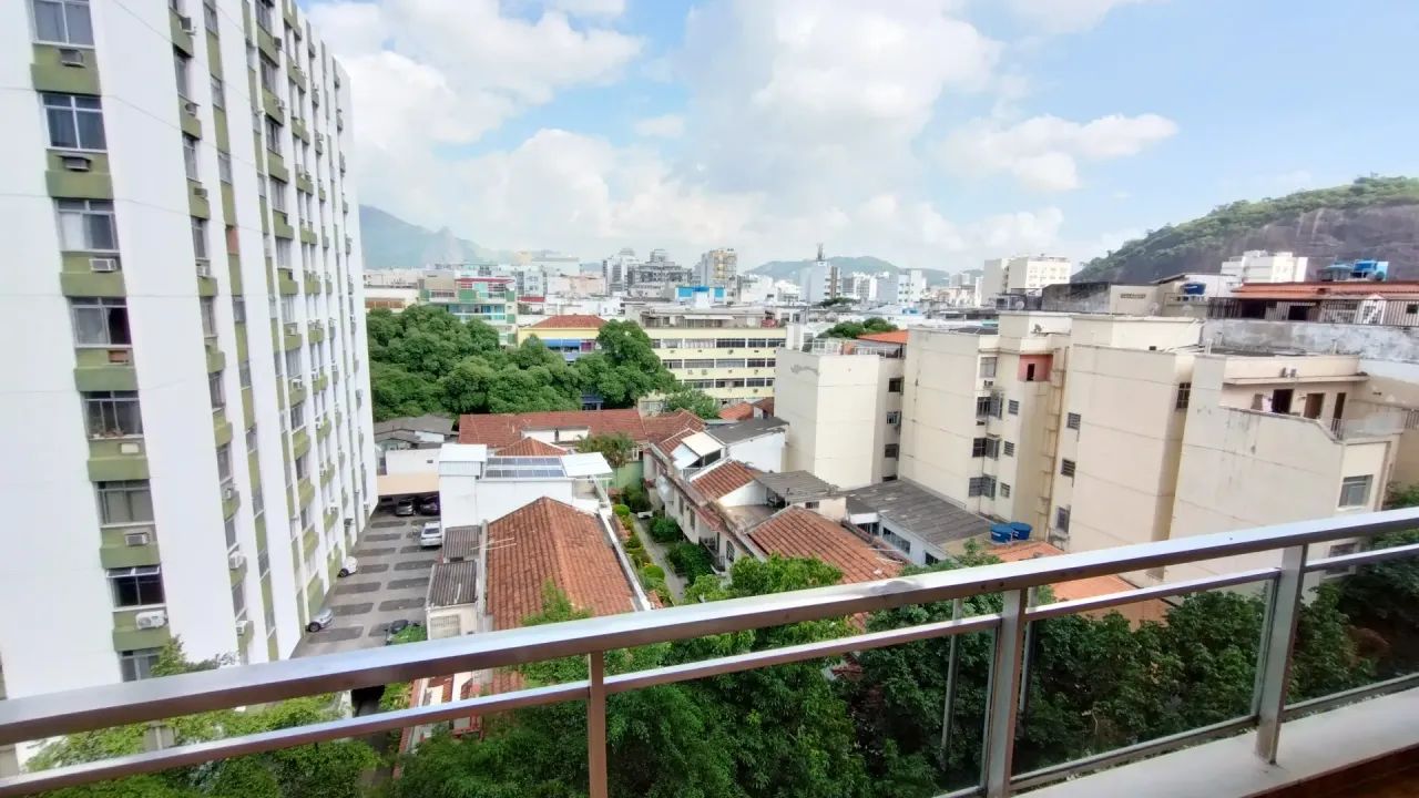 Apartamento na Rua Marquês de Valença - Tijuca - Foto 4