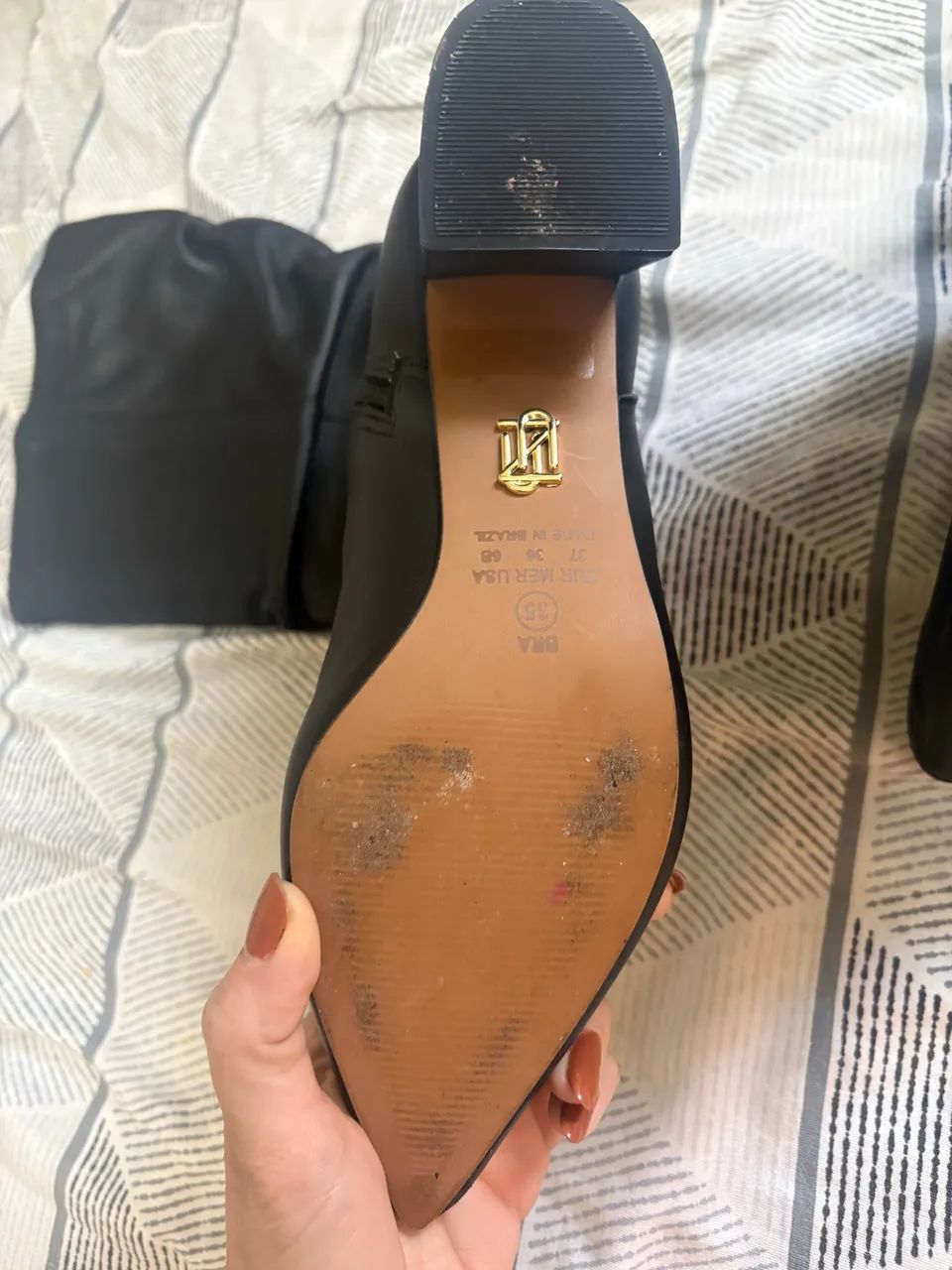 Bota uza em couro preta  - Foto 4