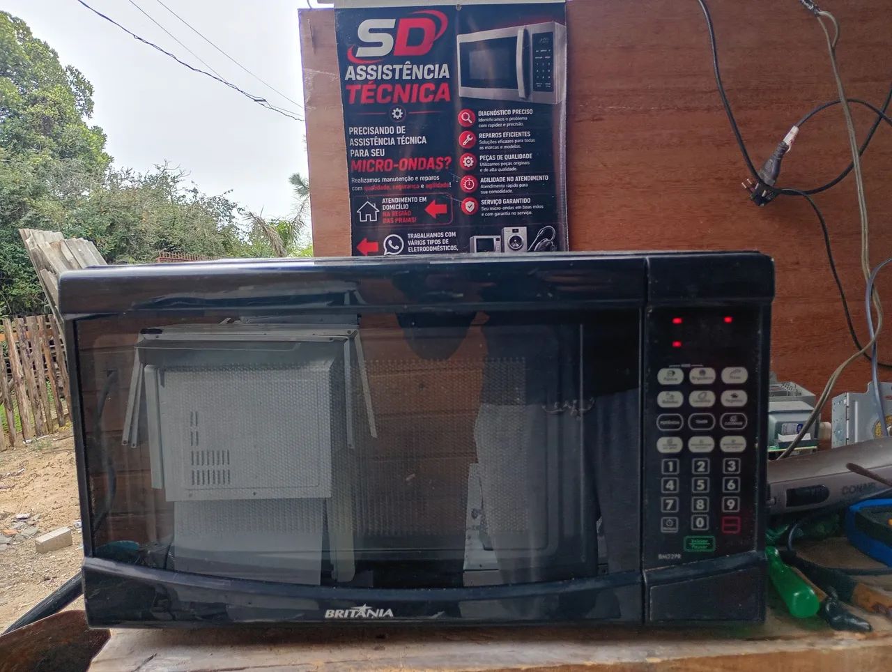 Microondas Britânia 20l