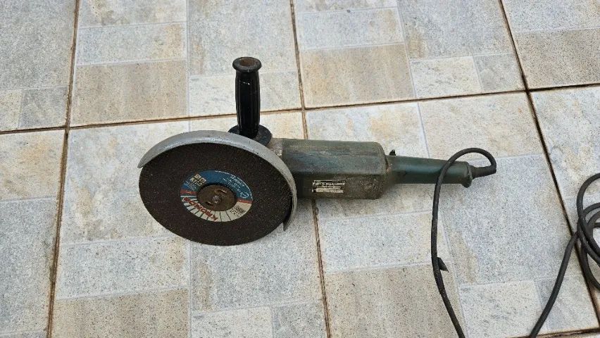 Esmerilhadeira angular Bosh 1600W  220V