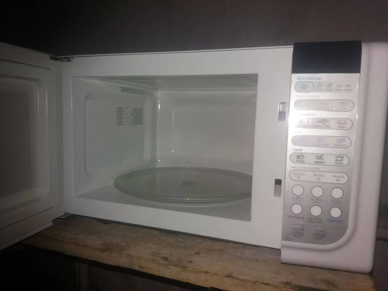 Microondas Electrolux de 23L. Funcionando perfeitamente.  - Foto 5