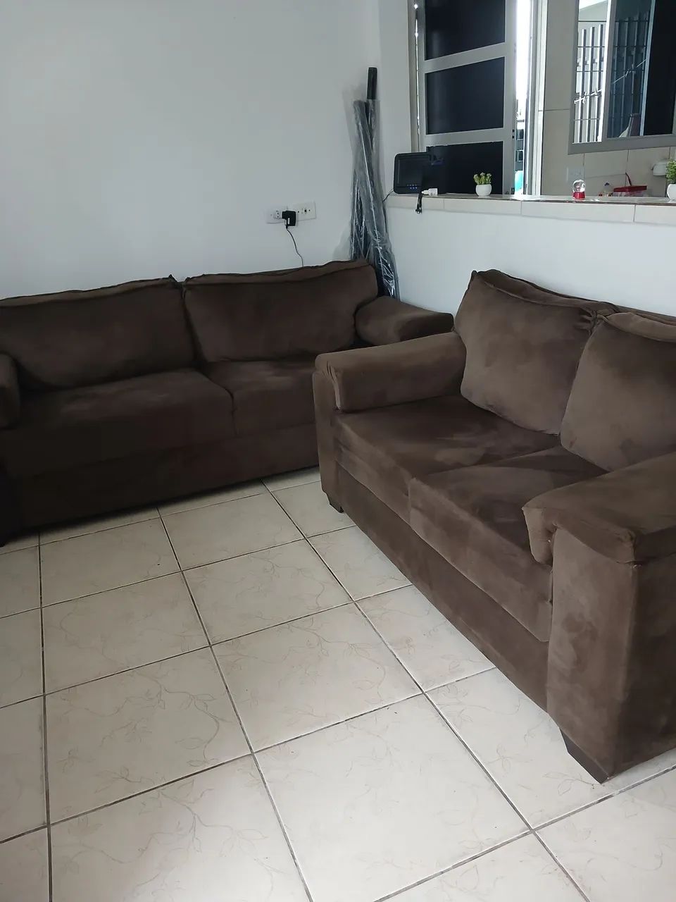 Vende-se sofá confortável de 2 e 3 lugares tecido extrato