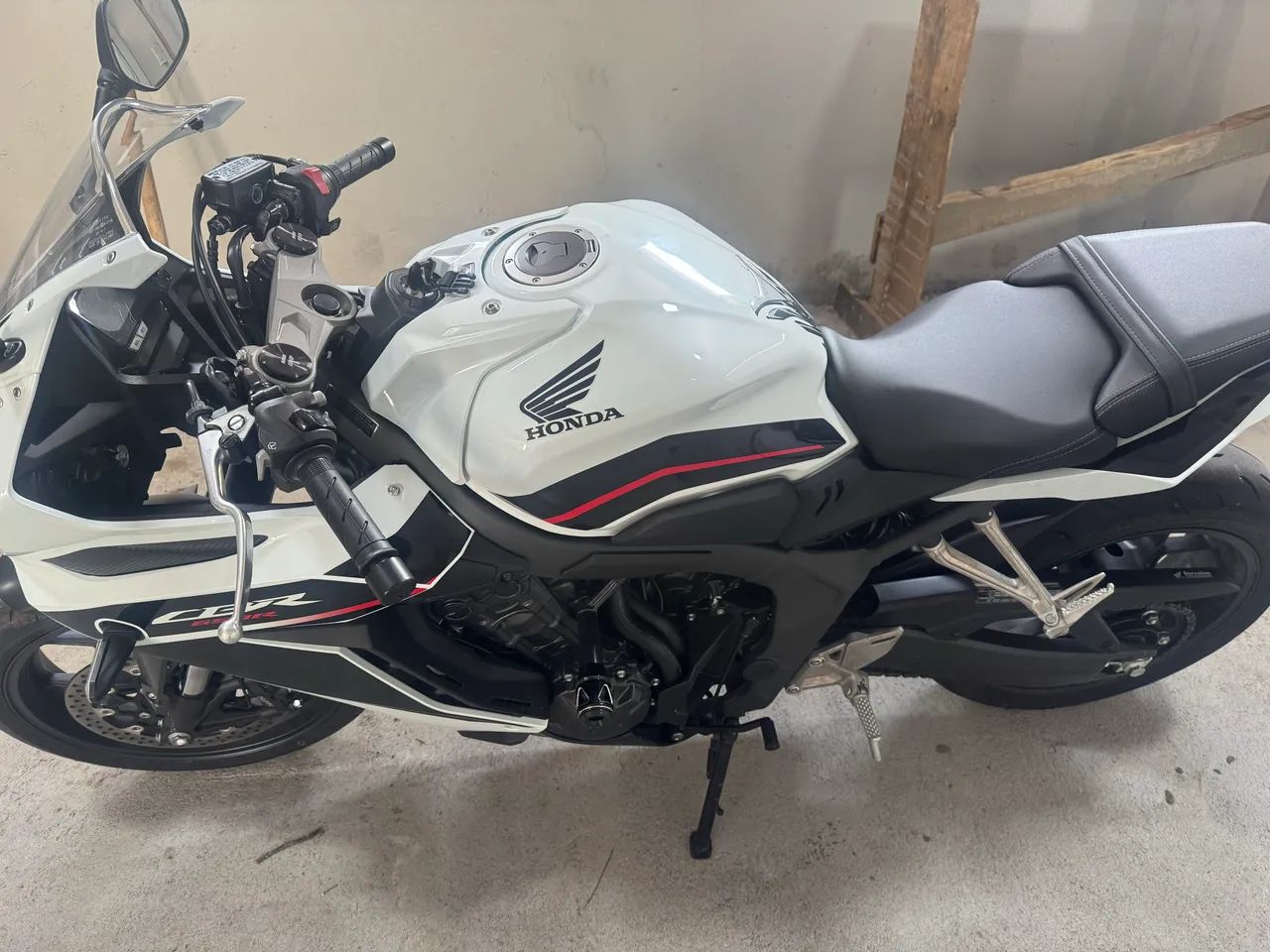 Cbr 650r IMPECÁVEL 2mil km - Foto 3