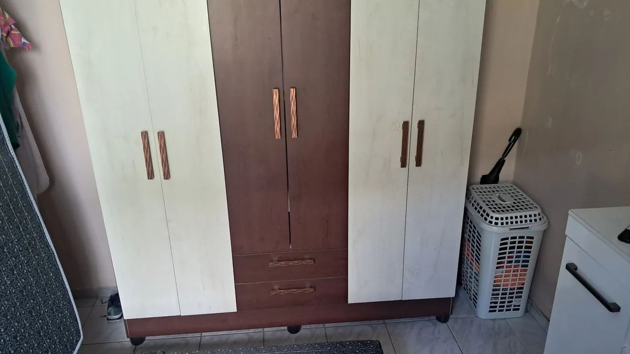 Guarda roupa 6 portas - Foto 2
