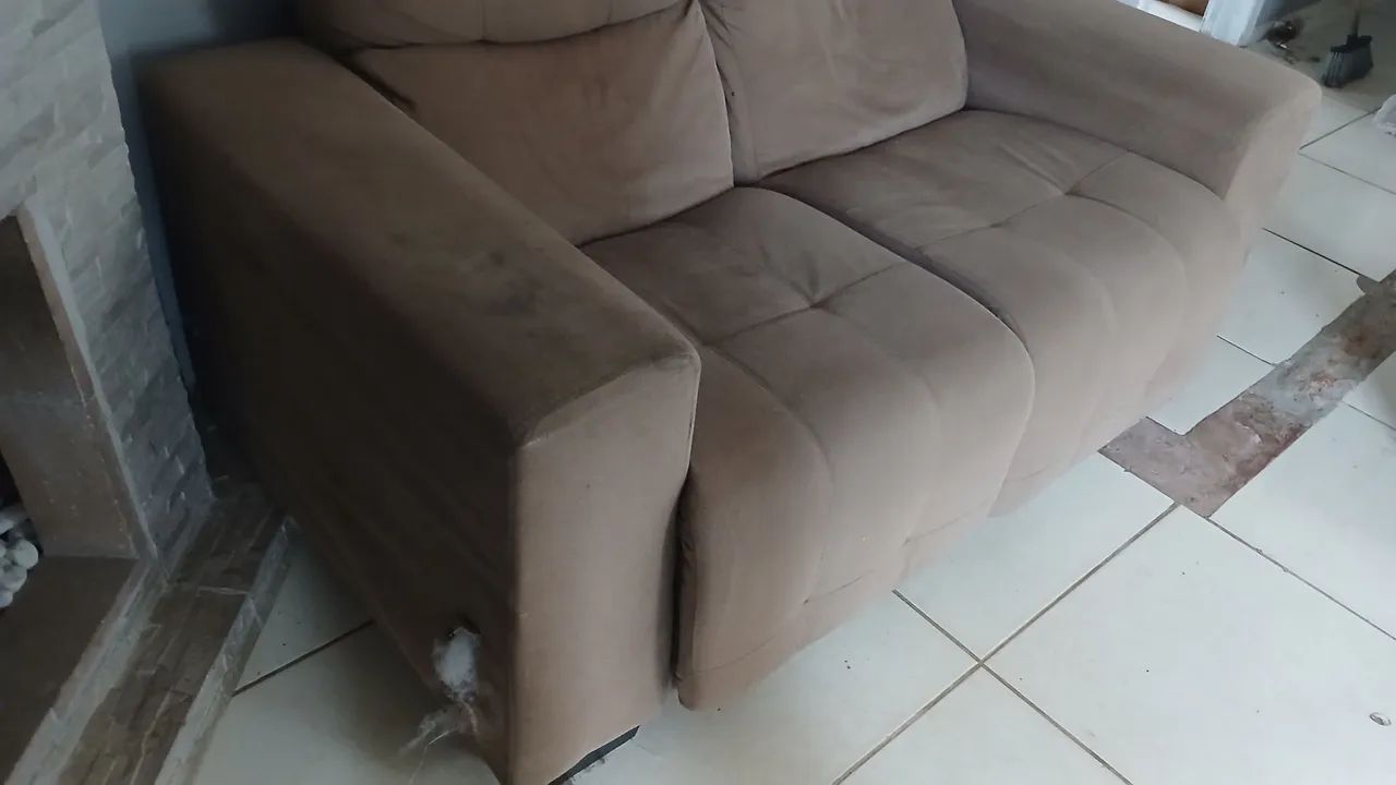 Sofá 2 e 3 lugares (precisa reformar) - Foto 5
