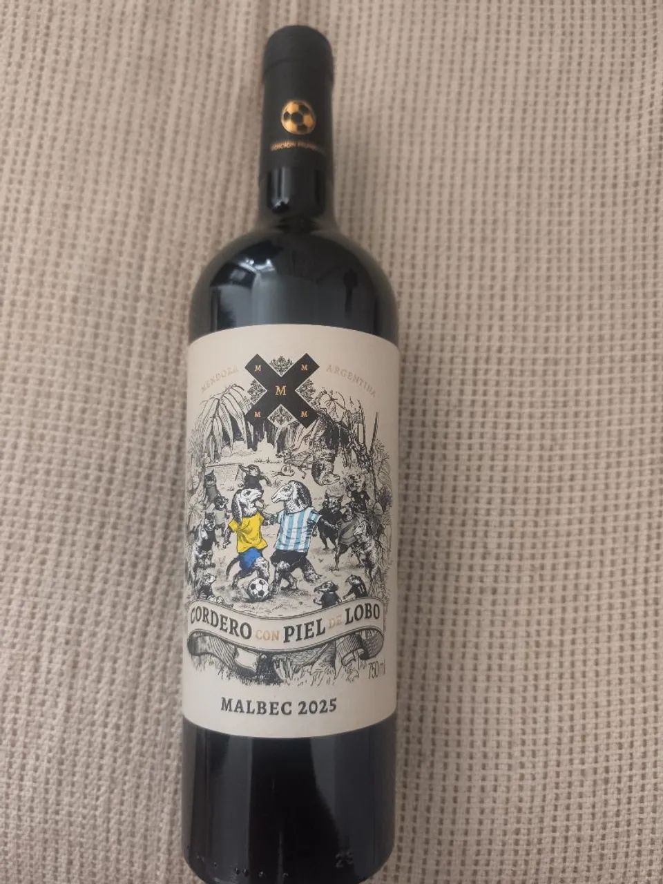 Vinho cordeiro com Puel de Lobo Malbec