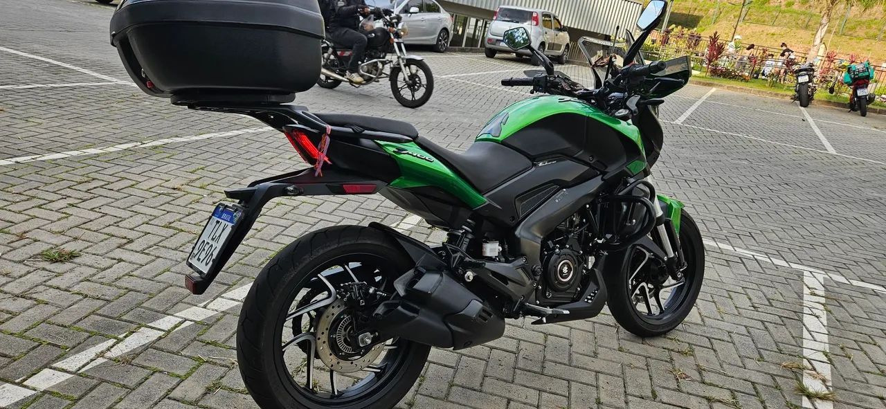 Bajaj Dominar 400 verde - Foto 5