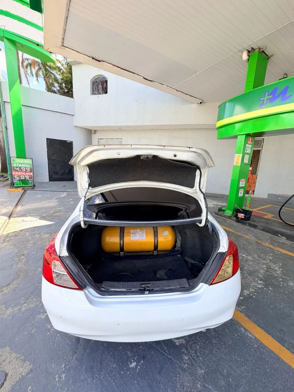 Nissan versa 2014 com GNV - Foto 5